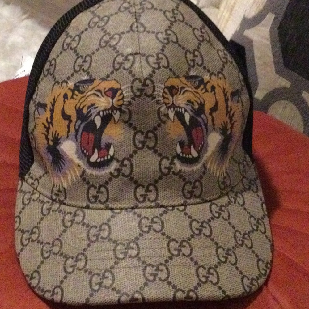 Gucci Beige and Black Tiger Graphic Hat